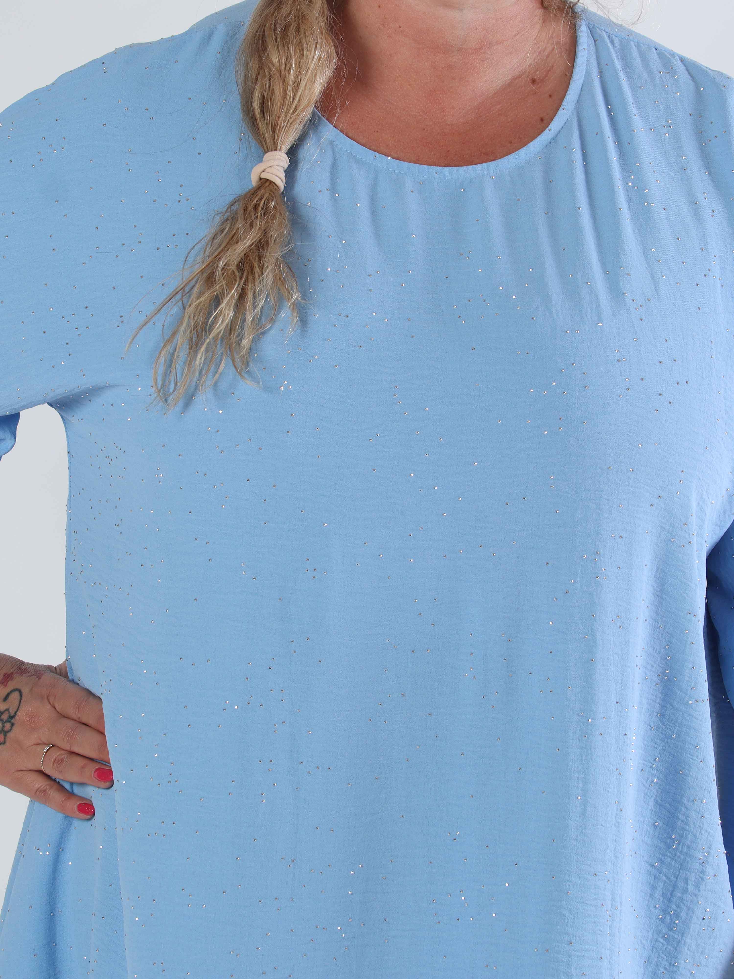 Johanne - Enfärgad klänning i stor storlek med utsmyckning av fuskpäls